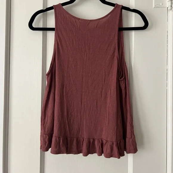 Cropped Maroon Tank Top - Picture 2 of 4